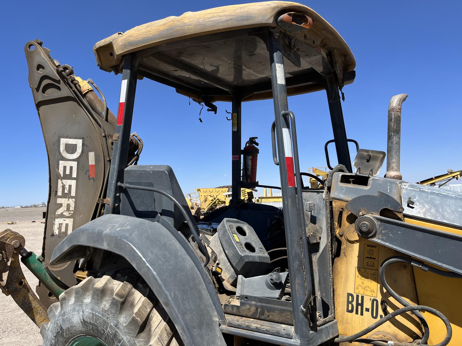 ./imagenes/INVOICE/2019/17605/RETROEXCAVADORA JOHN DEERE 310L (9).JPG